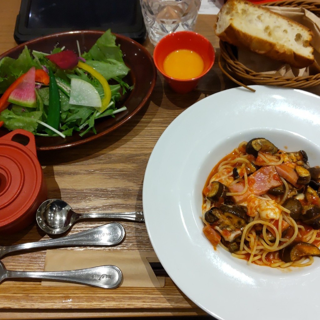 ユーザーが投稿した茄子とモッツァレラチーズのの写真 - 実際訪問したユーザーが直接撮影して投稿した金山カフェファーマーズ キッチン アスナル金山店の写真