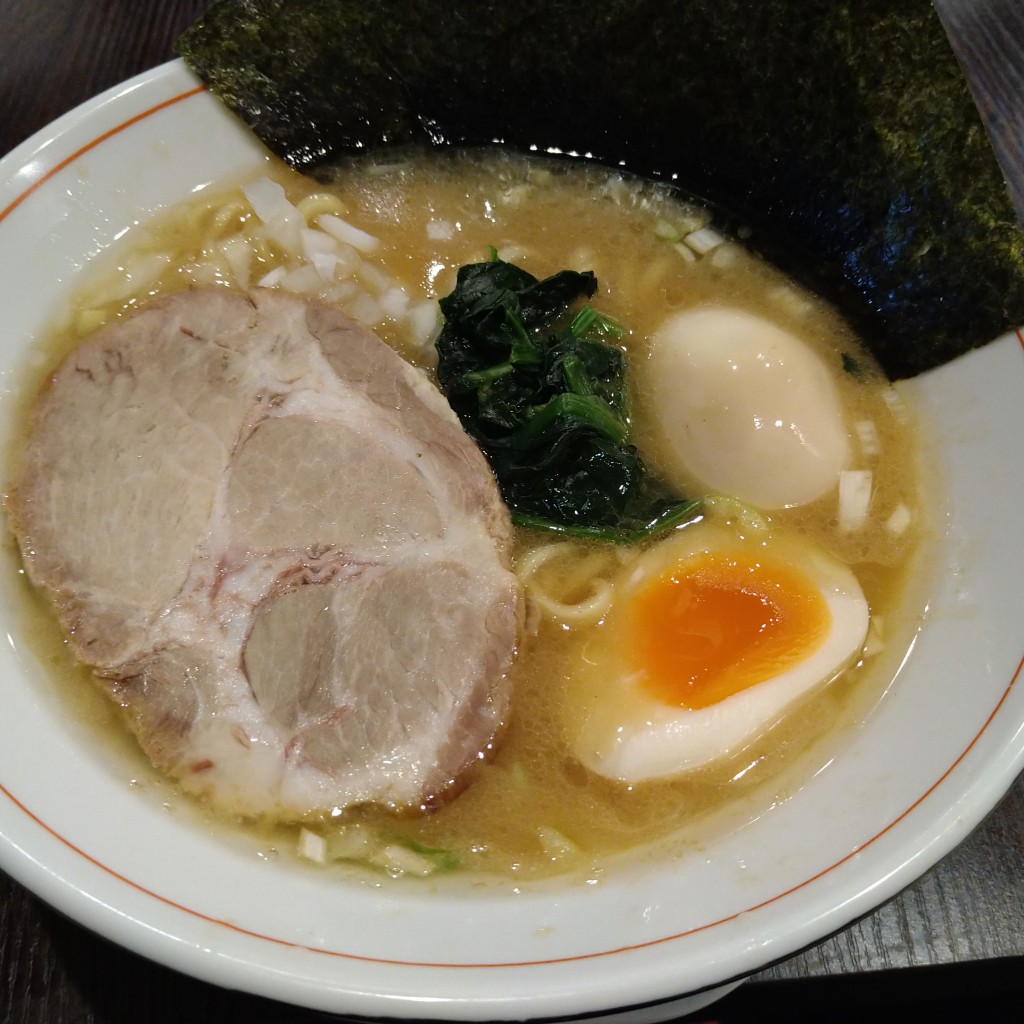 ユーザーが投稿した醤油豚骨ラーメンの写真 - 実際訪問したユーザーが直接撮影して投稿した鷺宮ラーメン / つけ麺横浜家系ラーメン 味好家の写真