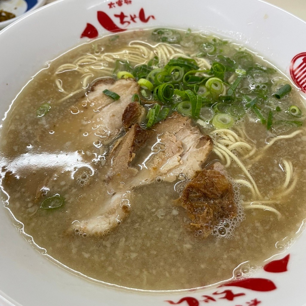 ユーザーが投稿した豚骨ラーメンの写真 - 実際訪問したユーザーが直接撮影して投稿した国分ラーメン / つけ麺太宰府 八ちゃんラーメンの写真