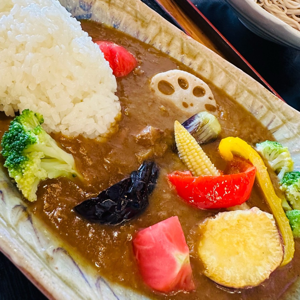 ユーザーが投稿した彩り野菜のカレーライスの写真 - 実際訪問したユーザーが直接撮影して投稿した城内坂カレーカレーキッチンYAMANIの写真