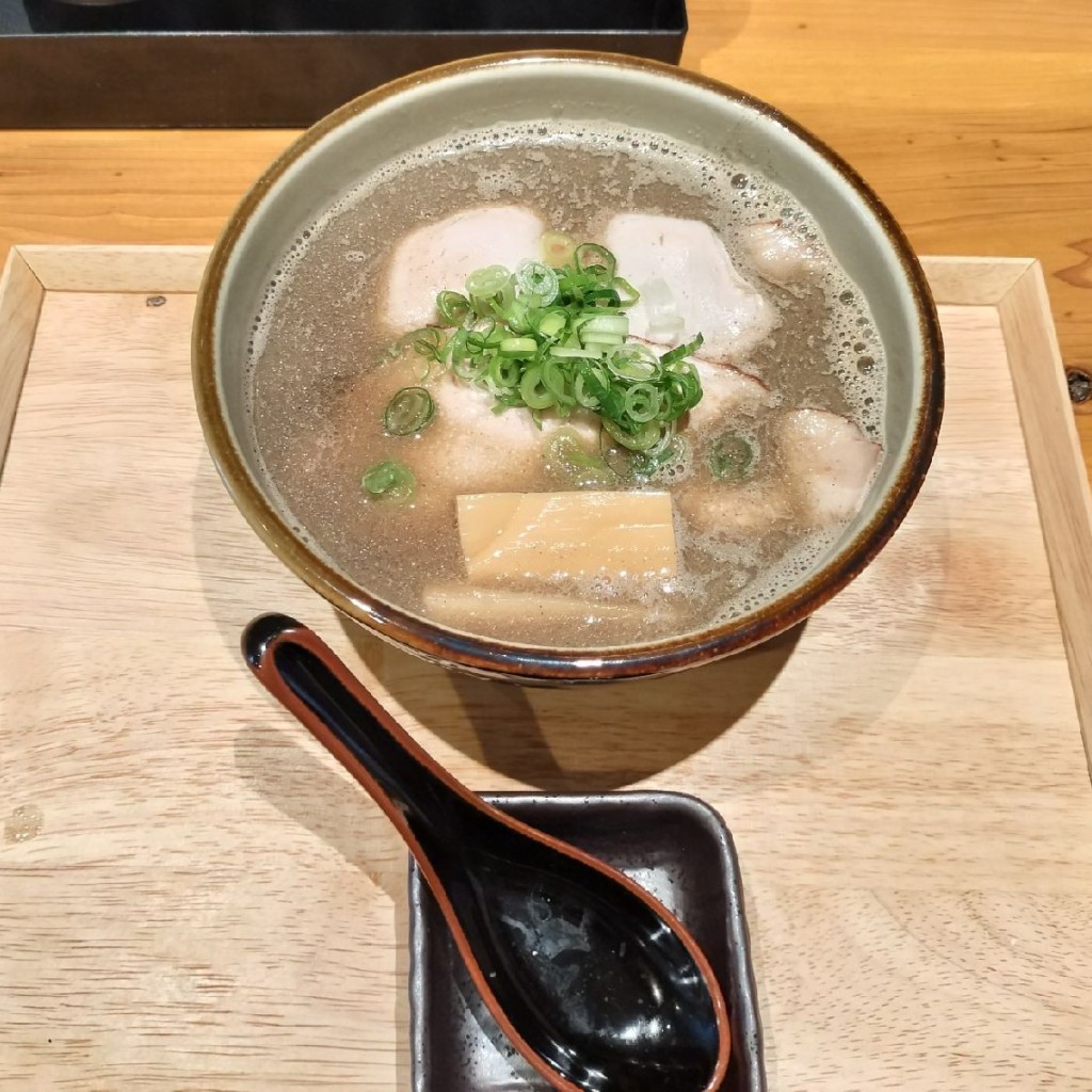 満腹六郎さんが投稿した新琴似八条ラーメン / つけ麺のお店煮干中華 燧/ニボシチュウカ ヒウチの写真