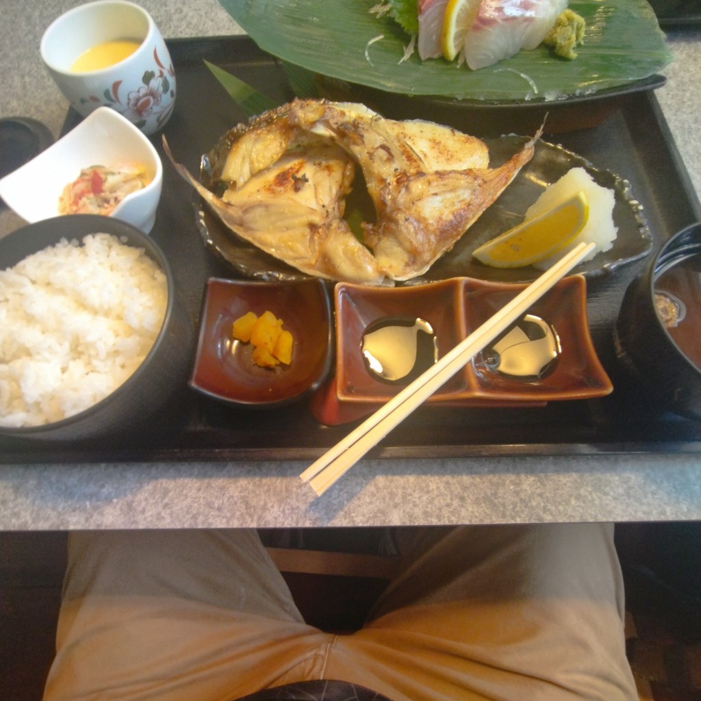 ユーザーが投稿したカンパチカマ昆布塩焼定食の写真 - 実際訪問したユーザーが直接撮影して投稿した加治屋町寿司薩摩味市場極の写真