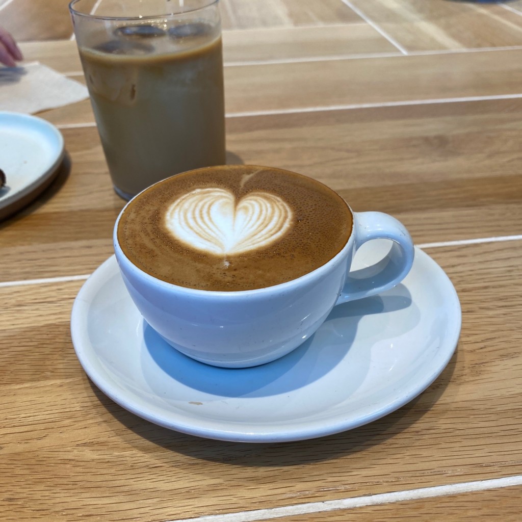 ユーザーが投稿したCappuccinoの写真 - 実際訪問したユーザーが直接撮影して投稿した海岸カフェブルーボトルコーヒー 竹芝カフェの写真