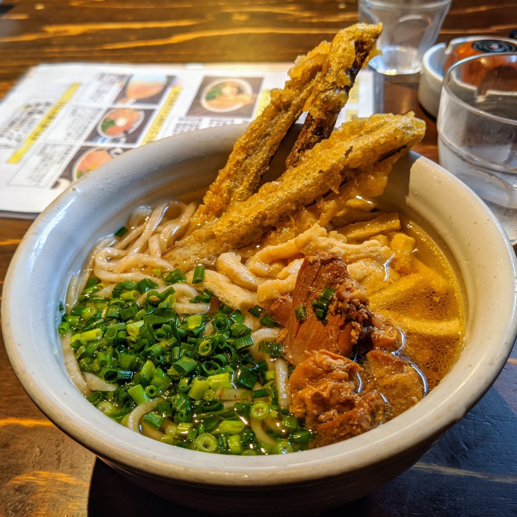 ユーザーが投稿したうどん(かしわ、ごぼ天、きつね)の写真 - 実際訪問したユーザーが直接撮影して投稿した冷泉町うどん博多あかちょこべの写真