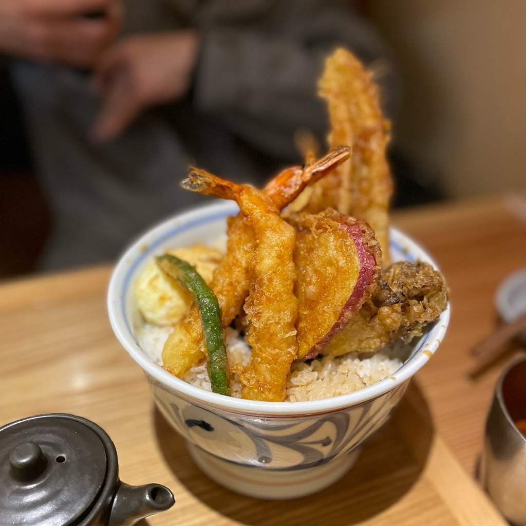 ユーザーが投稿した特上天丼の写真 - 実際訪問したユーザーが直接撮影して投稿した中央町天ぷら天よしの写真