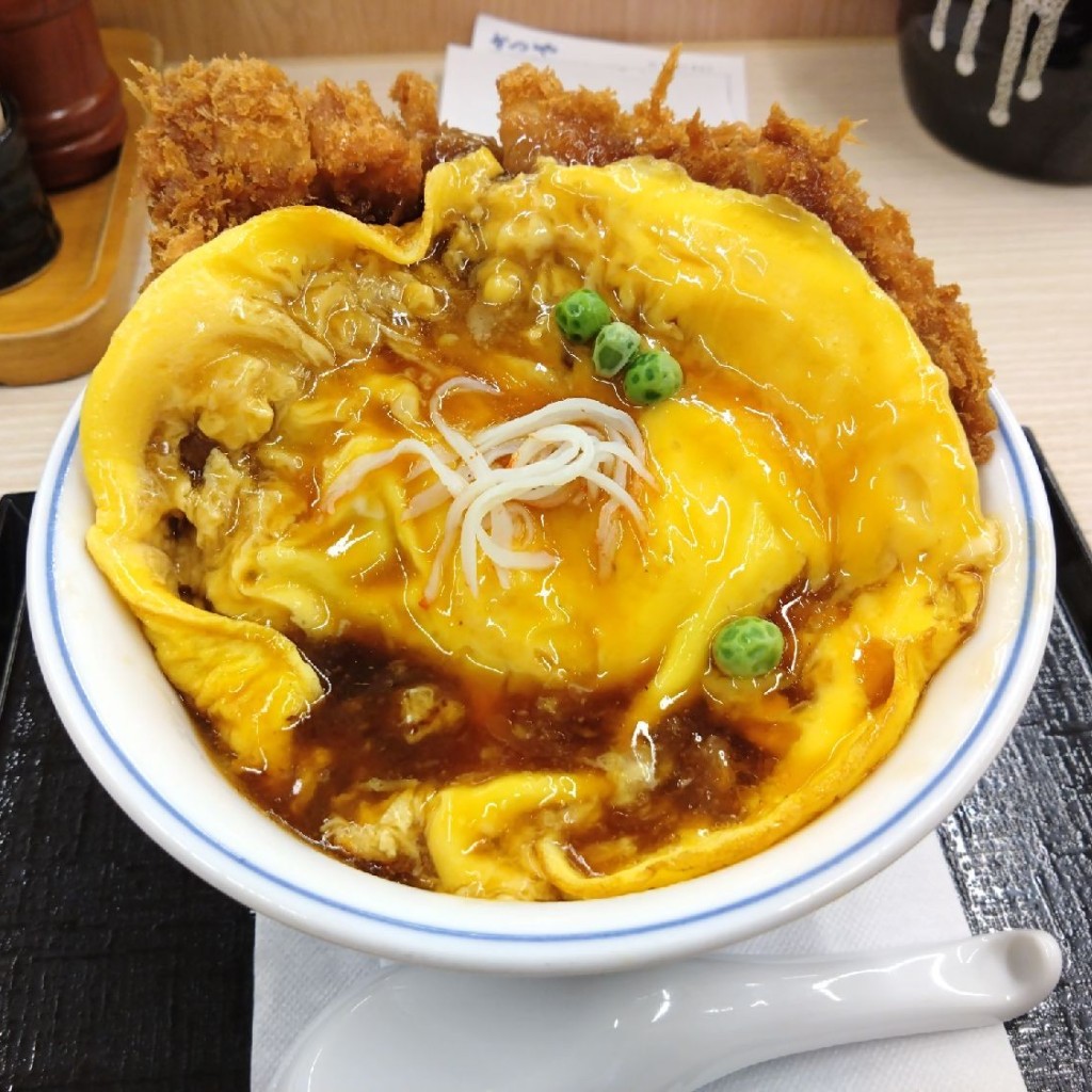 ユーザーが投稿した天津飯チキンカツ丼の写真 - 実際訪問したユーザーが直接撮影して投稿した牡丹山とんかつかつや 新潟牡丹山店の写真