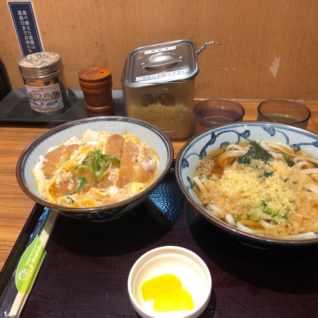 ユーザーが投稿したカツ丼うどんの写真 - 実際訪問したユーザーが直接撮影して投稿した十三東そば阪急そば若菜 十三店の写真