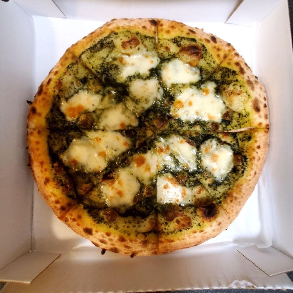 ユーザーが投稿したポリM NO16バジルとモッツァレラチーズの写真 - 実際訪問したユーザーが直接撮影して投稿した松崎町ピザナポリの窯 文の里店の写真