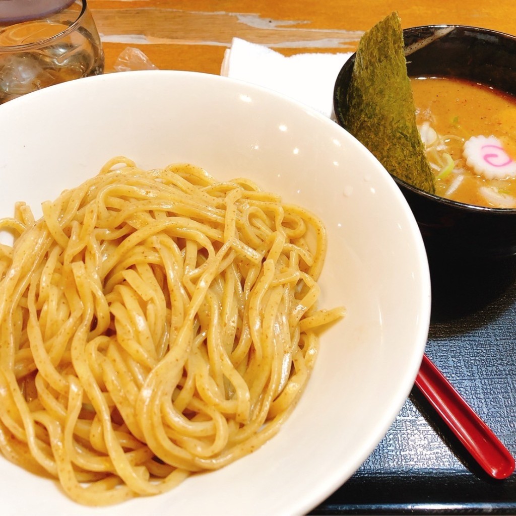 こびはむチャンさんが投稿した桜木町ラーメン専門店のお店らぅ麺 ガラ喰楽学校/がらくたがっこうの写真