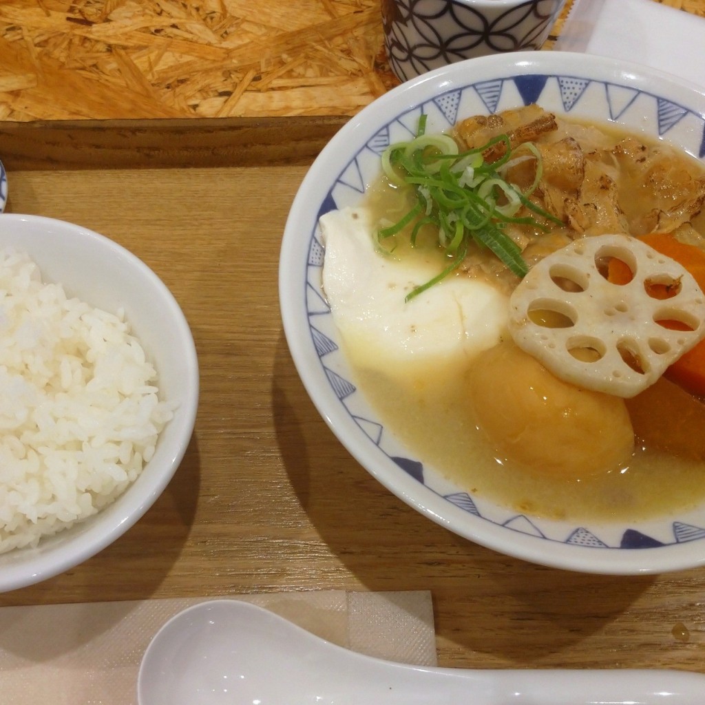 ユーザーが投稿した野菜ごち豚汁定食の写真 - 実際訪問したユーザーが直接撮影して投稿した南幸定食屋ごちとん  横浜ジョイナス店の写真