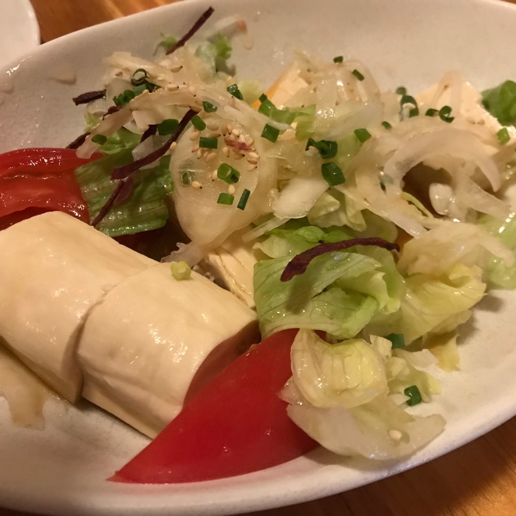 ユーザーが投稿した島豆腐サラダの写真 - 実際訪問したユーザーが直接撮影して投稿した竹富郷土料理お食事処 かにふの写真