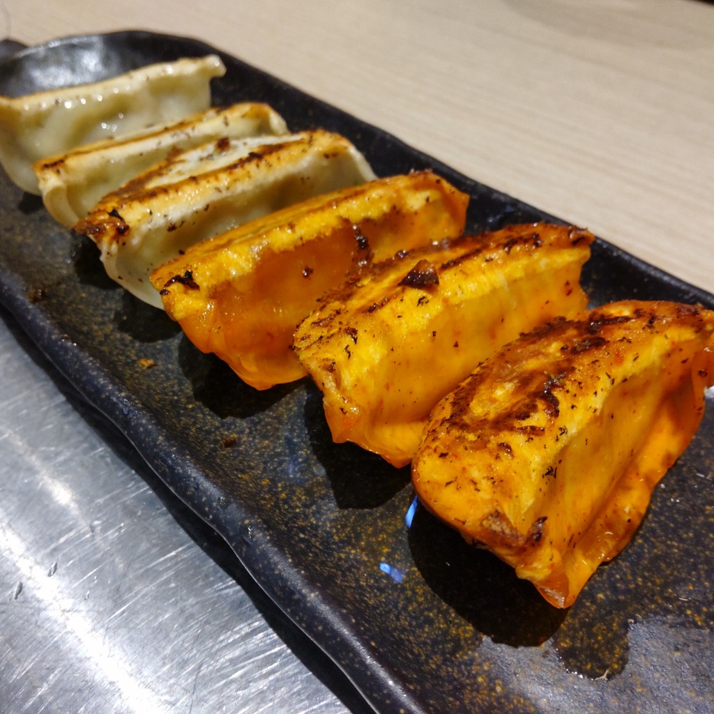 ユーザーが投稿した肉汁 紅白餃子の写真 - 実際訪問したユーザーが直接撮影して投稿した上野お好み焼きぼてぢゅう 御徒町店の写真