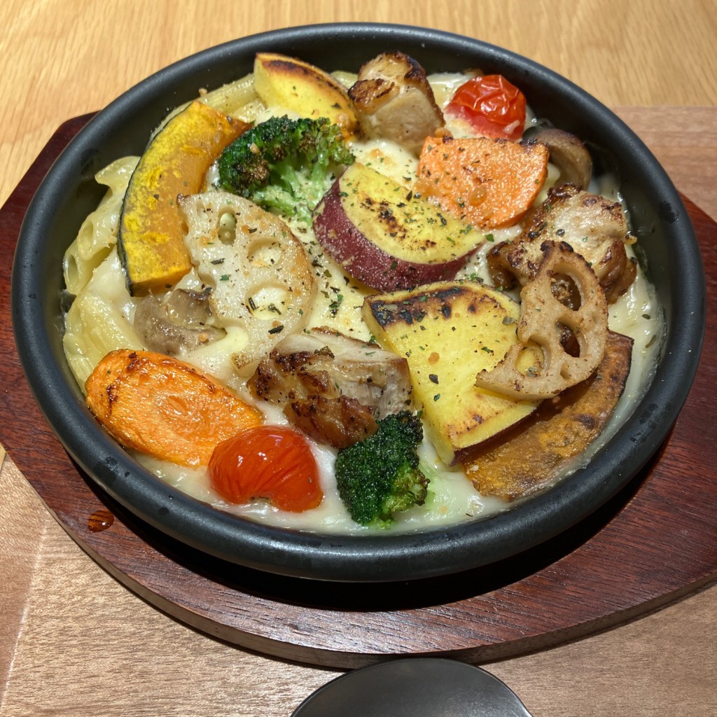 ユーザーが投稿した彩り野菜と錦爽どりのペンネグラタンの写真 - 実際訪問したユーザーが直接撮影して投稿したカフェCAFE DULCETの写真