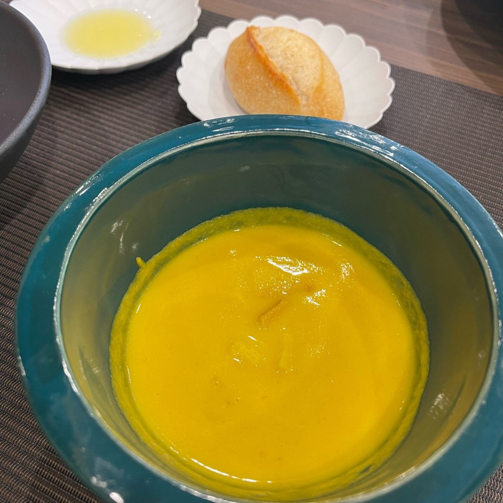 ユーザーが投稿したサーモンのレモンクリームパスタの写真 - 実際訪問したユーザーが直接撮影して投稿した鑓水創作料理レストランAtelierの写真