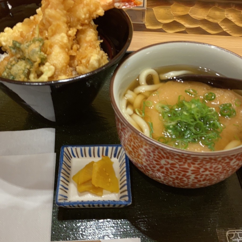 ユーザーが投稿したきつねうどん 海老天丼セットの写真 - 実際訪問したユーザーが直接撮影して投稿した螢池西町鍋美々卯 伊丹空港店の写真