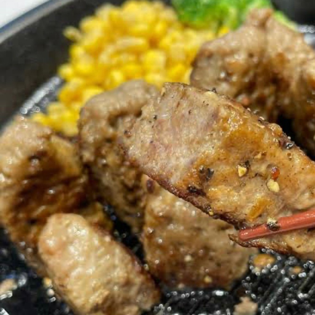 ユーザーが投稿した肉塊ハンバーグの写真 - 実際訪問したユーザーが直接撮影して投稿した本町ステーキペッパーランチ イトーヨーカドー武蔵小金井店の写真