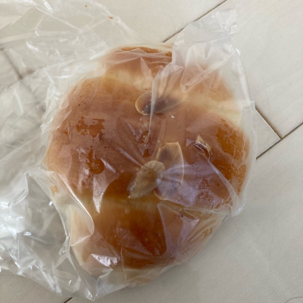 ユーザーが投稿した塩パンキャラメルの写真 - 実際訪問したユーザーが直接撮影して投稿した西条岡町ベーカリーラッキー製パン所の写真