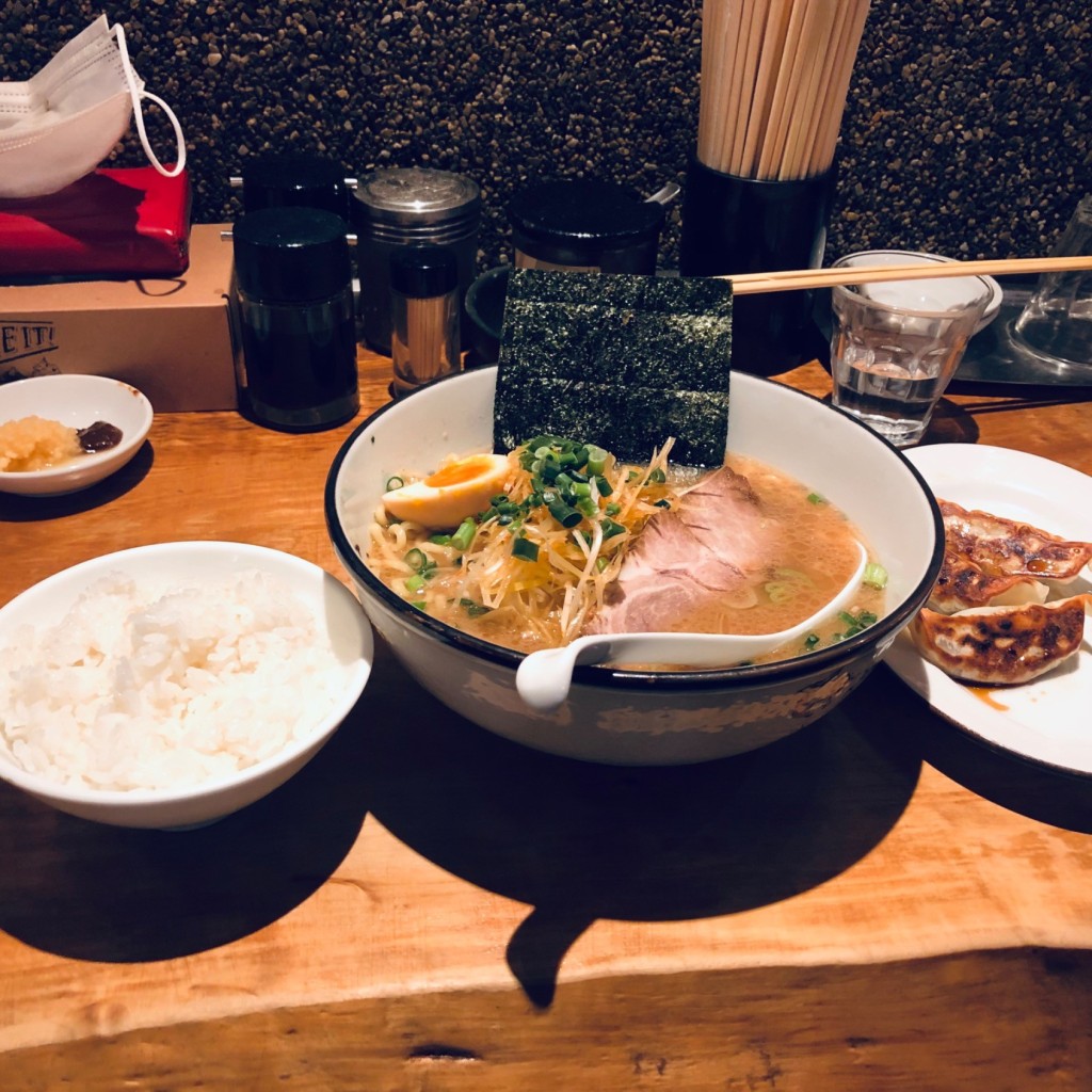 ユーザーが投稿したネギラーメンの写真 - 実際訪問したユーザーが直接撮影して投稿した荏田西ラーメン専門店横濱家 市ヶ尾店の写真