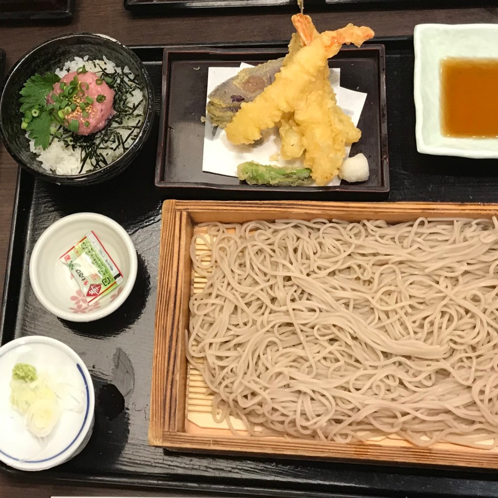 ユーザーが投稿した天ぷら・盛りそば・ミニマグロすき身丼セットの写真 - 実際訪問したユーザーが直接撮影して投稿した中島地先海ほたる和食 / 日本料理木更津庵の写真