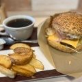 エッグチーズバーガーセット - 実際訪問したユーザーが直接撮影して投稿した西寺田ハンバーガーほりのバーガーの写真のメニュー情報