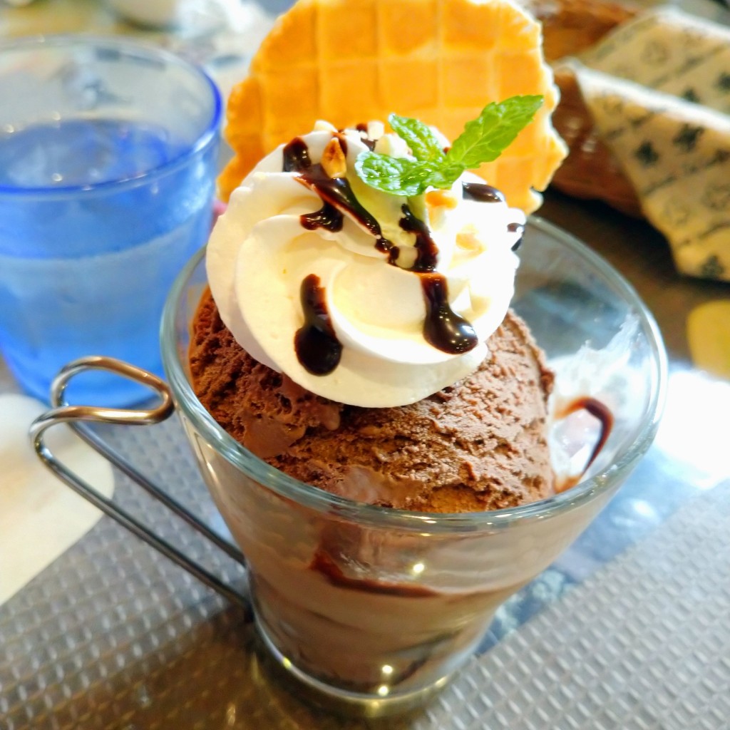 ユーザーが投稿したアイスクリーム(チョコレート)の写真 - 実際訪問したユーザーが直接撮影して投稿した北条町古坂カフェカフェ ド ブラットの写真