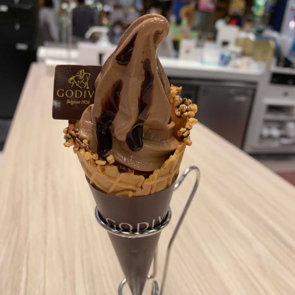 ユーザーが投稿したソフトクリーム ダブルチョコレート (コーン)の写真 - 実際訪問したユーザーが直接撮影して投稿した大山町チョコレートゴディバ アリオ橋本の写真