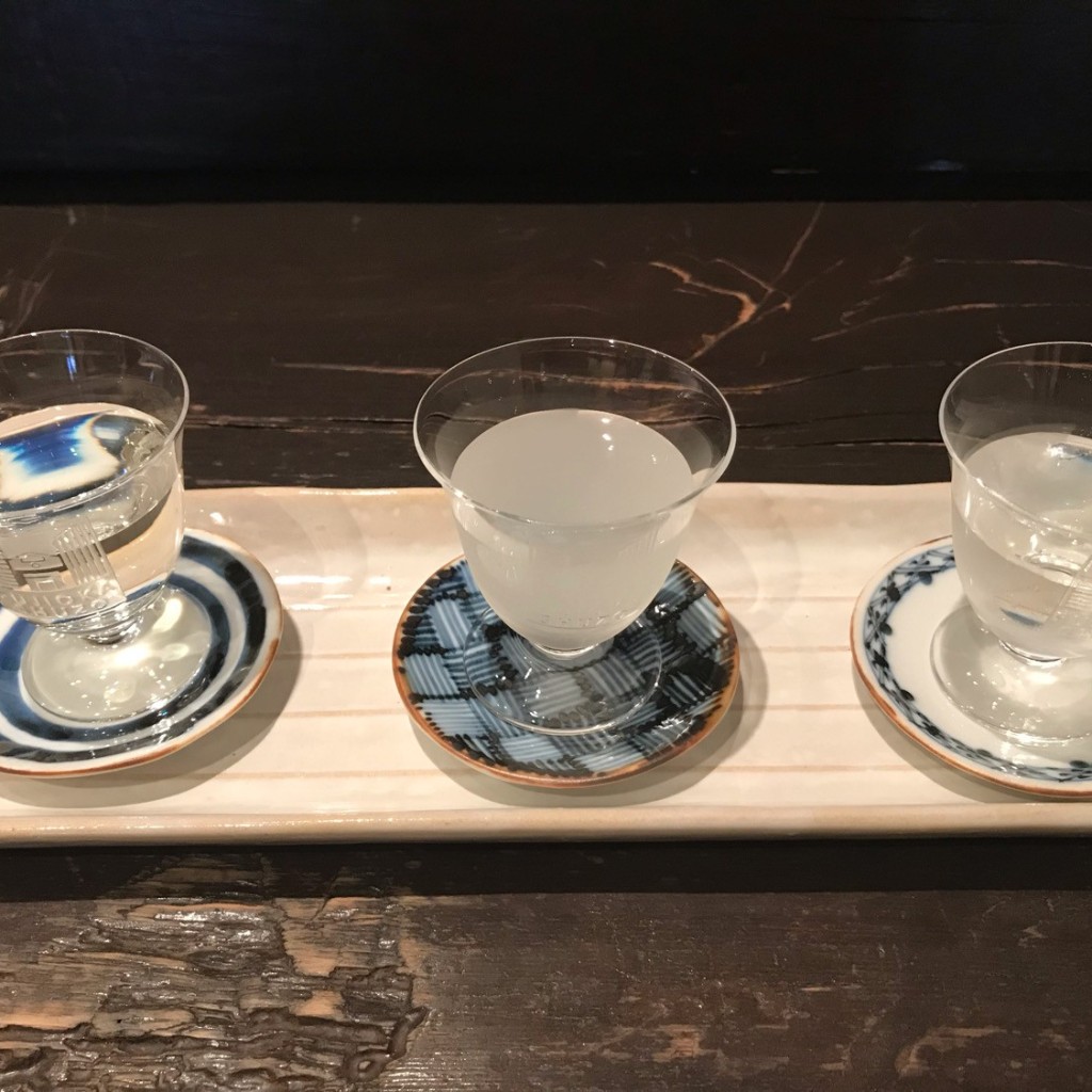 ユーザーが投稿した飲み比べセット 1300円の写真 - 実際訪問したユーザーが直接撮影して投稿した今町日本酒バー･日本酒専門店酒蔵BAR えんの写真