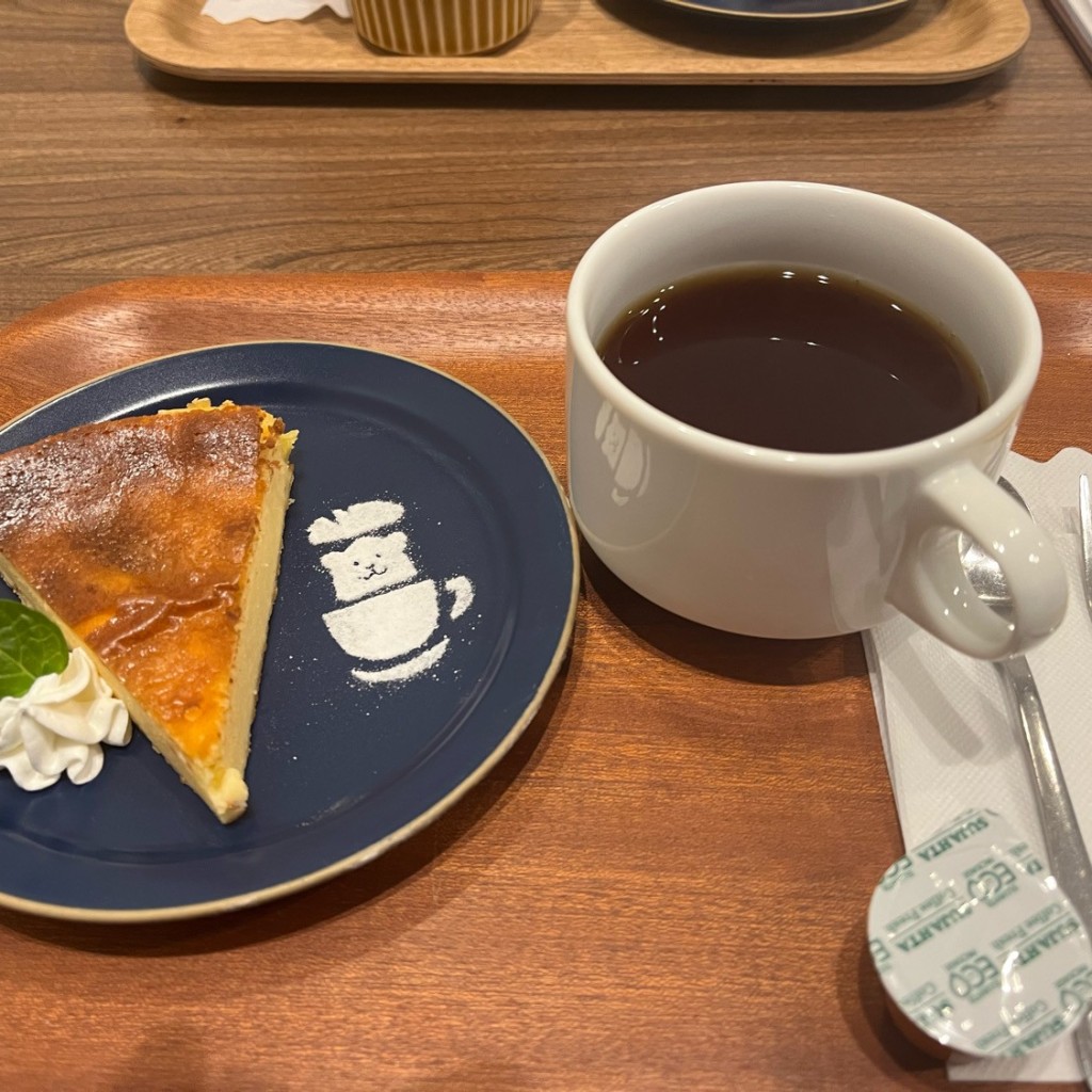 ユーザーが投稿したチーズケーキセット ホットコーヒーの写真 - 実際訪問したユーザーが直接撮影して投稿した貴船カフェ熊野ロマンスcoffeeの写真