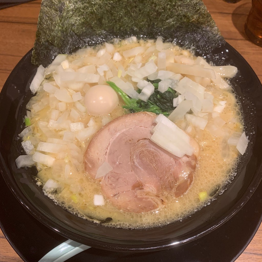 ヒデボーさんが投稿した天神ラーメン専門店のお店横浜家系ラーメン春吉家 天神三丁目店/ヨコハマカケイラーメンハルキチカ テンジンサンチョウメテンの写真