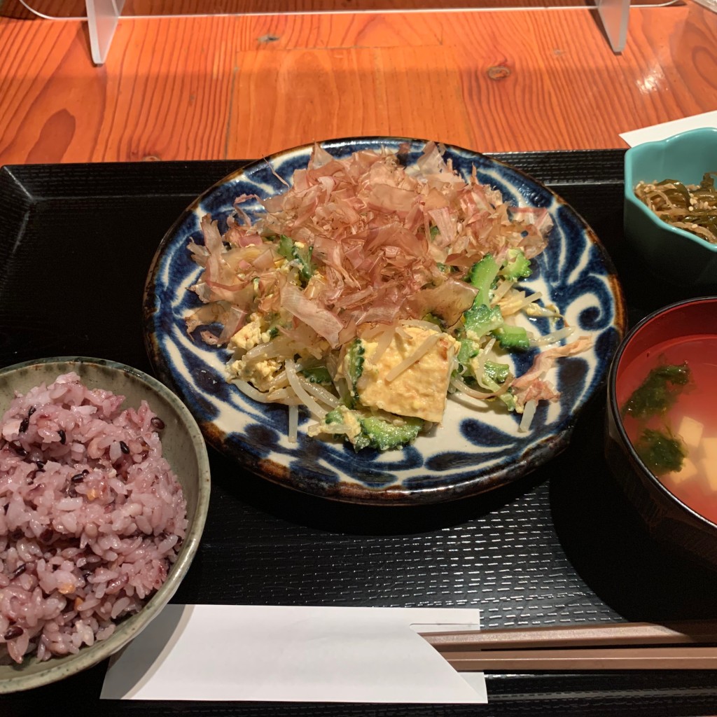 ユーザーが投稿したLunchゴーヤ定食の写真 - 実際訪問したユーザーが直接撮影して投稿した丸の内沖縄料理島ぬ風の写真