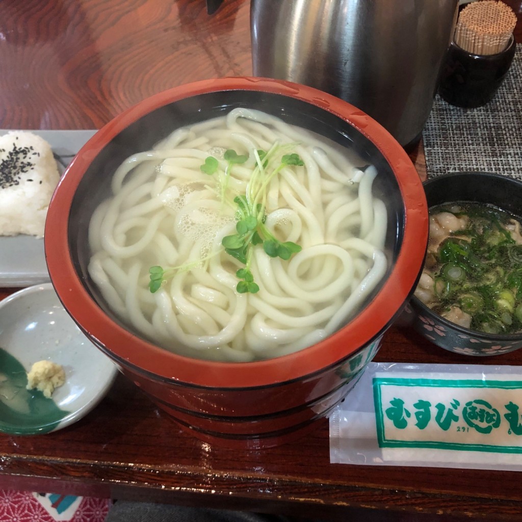 ユーザーが投稿した肉うどん定食の写真 - 実際訪問したユーザーが直接撮影して投稿した榎町おにぎりむさし 土橋店の写真