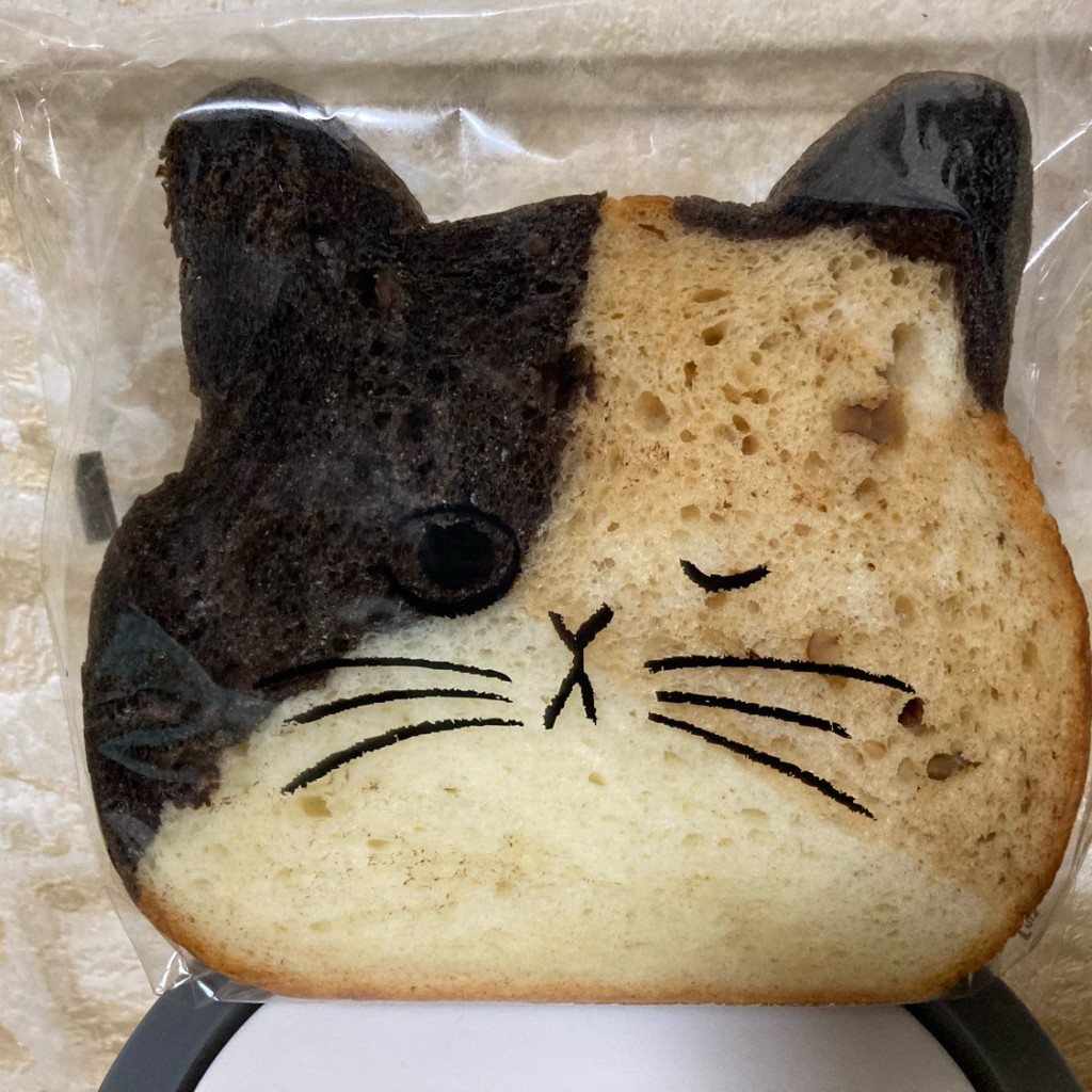 ユーザーが投稿したネコ食パン三毛猫の写真 - 実際訪問したユーザーが直接撮影して投稿した砂ベーカリーねこねこ食パン イオンモール四條畷店の写真