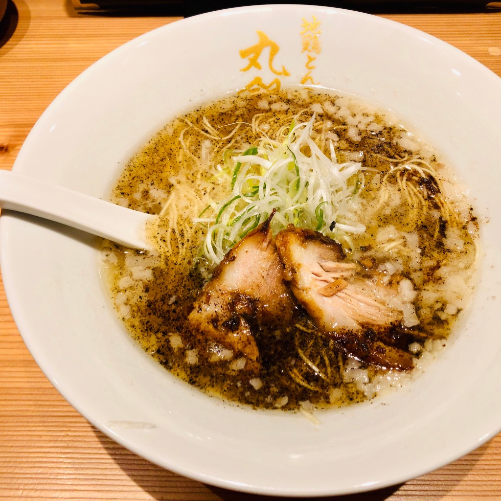 ユーザーが投稿した焦がしにんにくラーメンの写真 - 実際訪問したユーザーが直接撮影して投稿した備後町ラーメン / つけ麺丸銀らーめん 神戸六甲道店の写真