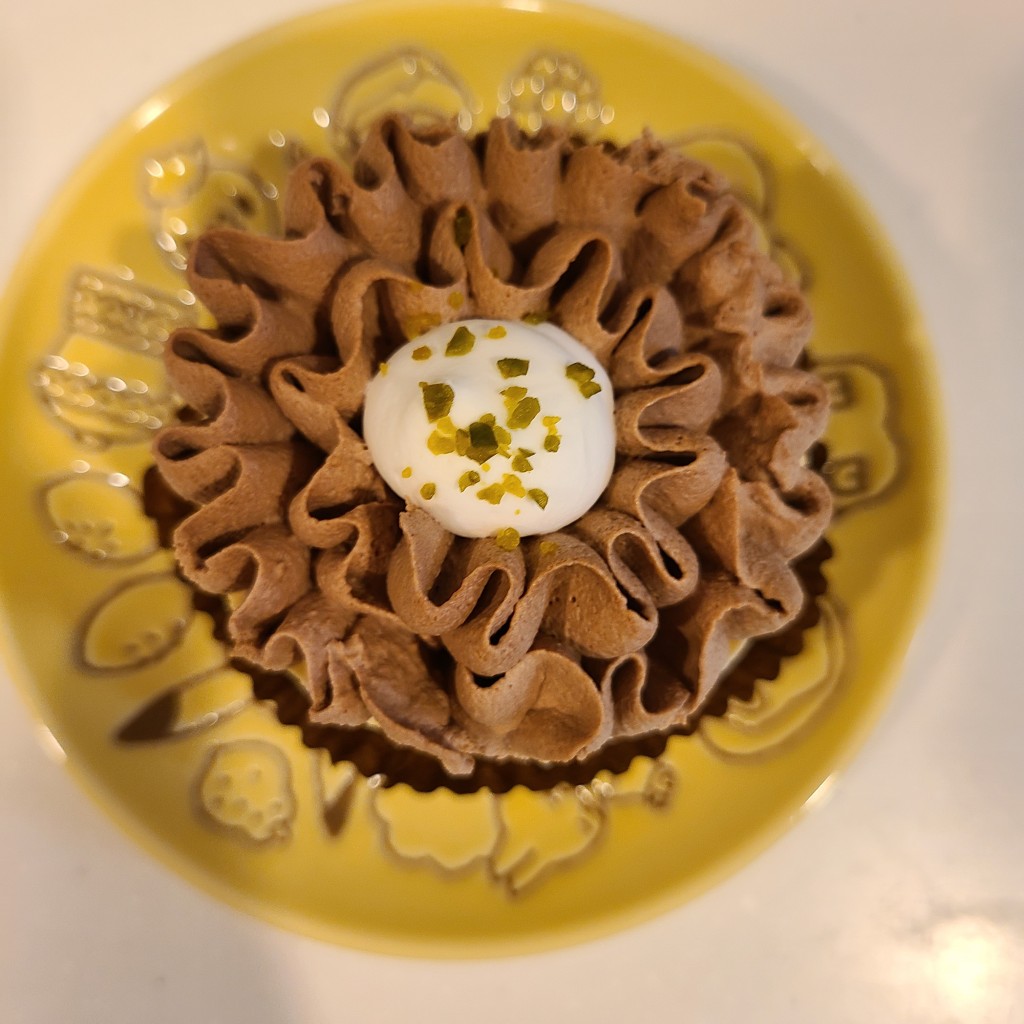 ユーザーが投稿したチョコレート&バナナのフラワーケーキの写真 - 実際訪問したユーザーが直接撮影して投稿した鈴谷カフェスターバックスコーヒー さいたま南与野店の写真