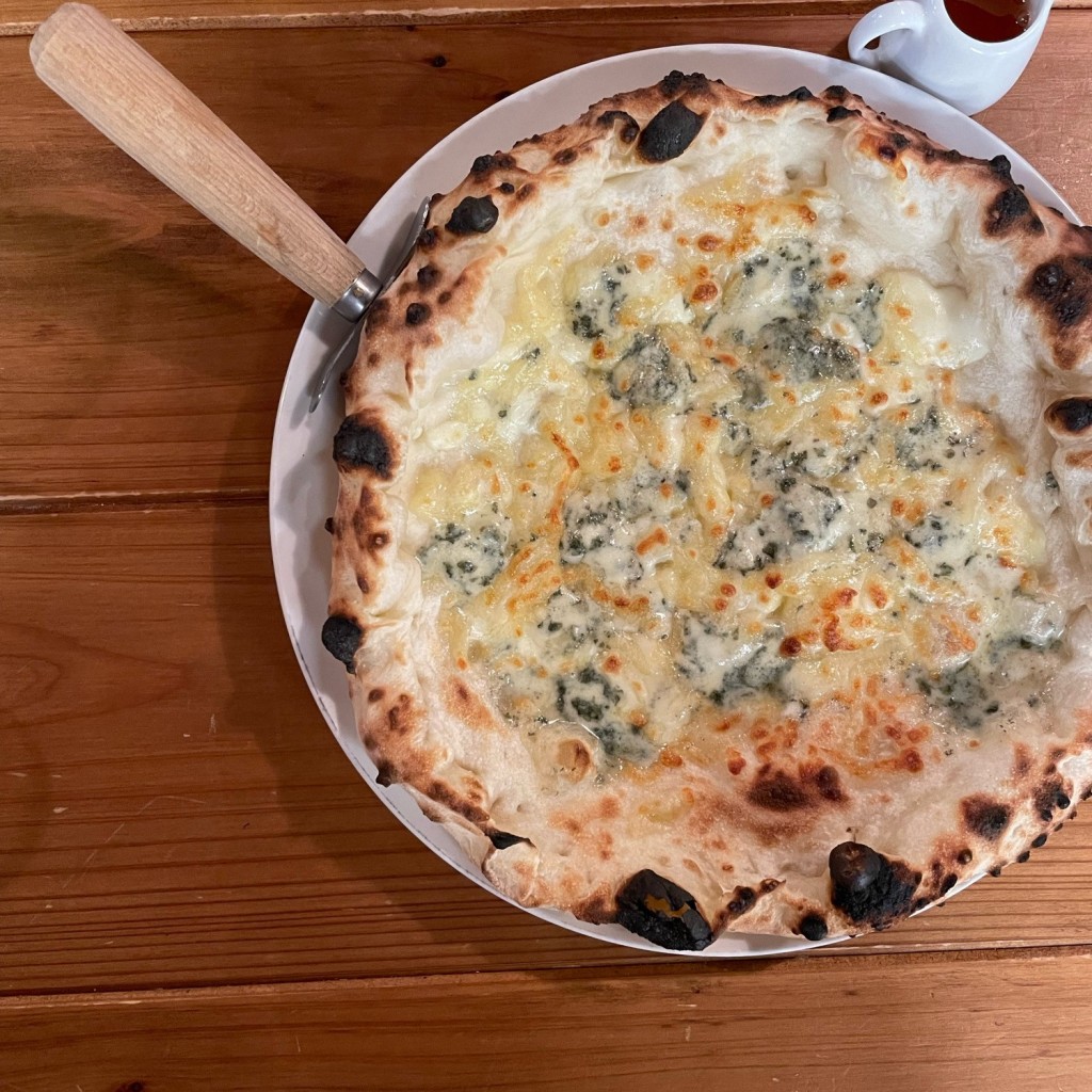 ユーザーが投稿したゴルゴンゾーラはちみつピザの写真 - 実際訪問したユーザーが直接撮影して投稿した上原居酒屋里主の写真