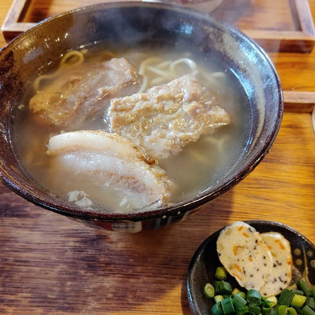 ユーザーが投稿したミックスそば 【つるつる麺】の写真 - 実際訪問したユーザーが直接撮影して投稿したそば沖縄そば 峰の写真