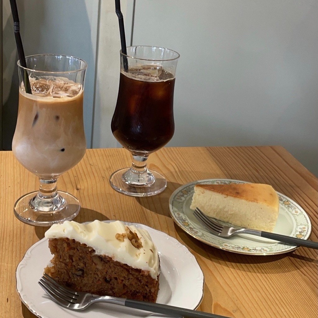 ユーザーが投稿したキャロットケーキ、バニラチーズケーキの写真 - 実際訪問したユーザーが直接撮影して投稿した平尾イタリアンfavoの写真