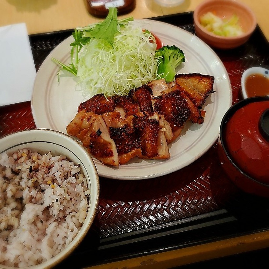 ユーザーが投稿したもろみチキンの炭火焼き定食の写真 - 実際訪問したユーザーが直接撮影して投稿したインターパーク定食屋大戸屋 FKD宇都宮インターパーク店の写真