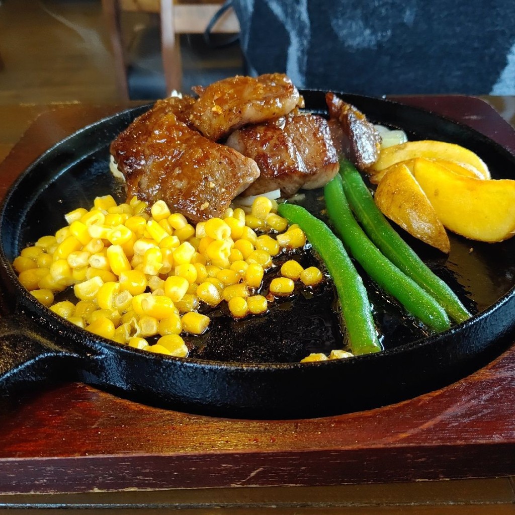ユーザーが投稿した山形県産牛カットステーキライスの写真 - 実際訪問したユーザーが直接撮影して投稿した東喫茶店カフェ・コリンズの写真