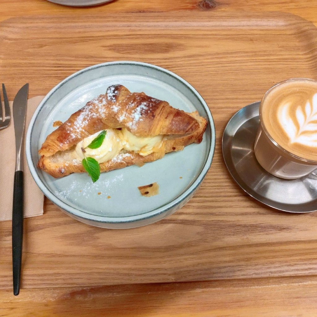 ユーザーが投稿した(モ)クロワッサンの写真 - 実際訪問したユーザーが直接撮影して投稿した末盛通カフェベースコーヒー 覚王山の写真