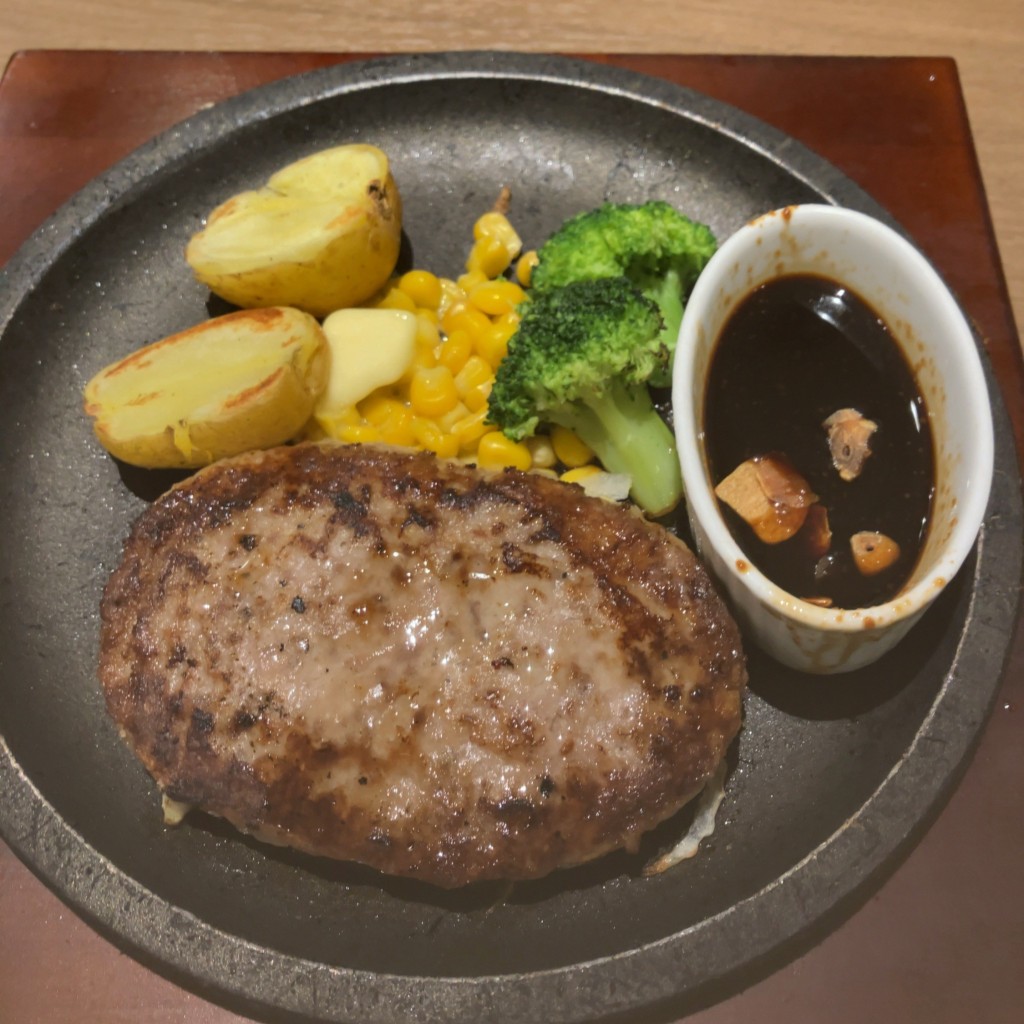 ユーザーが投稿したハンバーグステーキの写真 - 実際訪問したユーザーが直接撮影して投稿した南幸洋食バケット 横浜ジョイナス店の写真