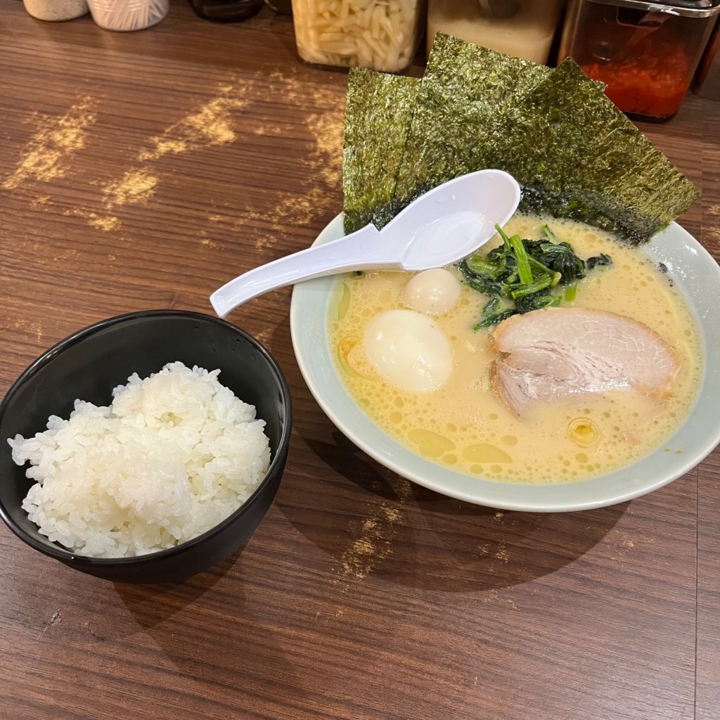 ユーザーが投稿した味玉ラーメンの写真 - 実際訪問したユーザーが直接撮影して投稿した南藤沢ラーメン / つけ麺魂心家 藤沢店の写真