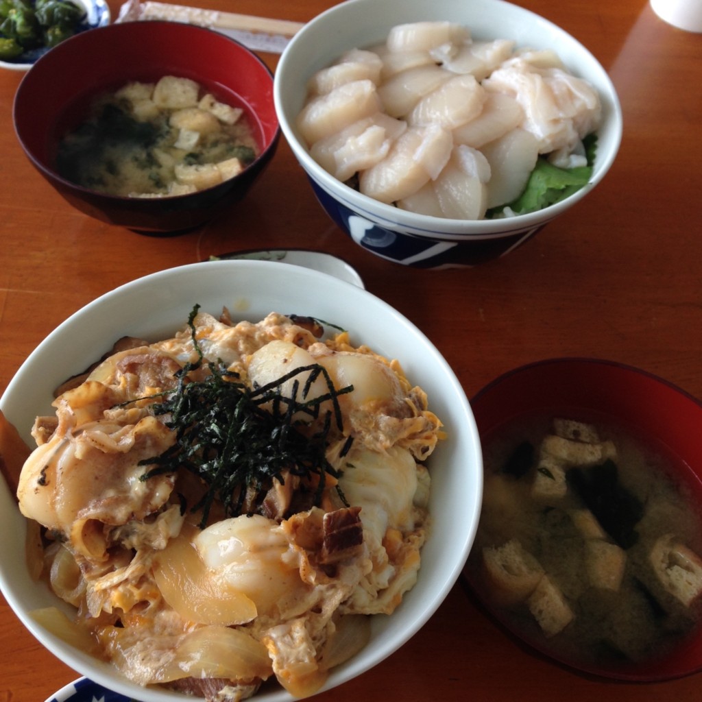 ユーザーが投稿した帆立玉子丼の写真 - 実際訪問したユーザーが直接撮影して投稿した浅虫魚介 / 海鮮料理正立食堂の写真