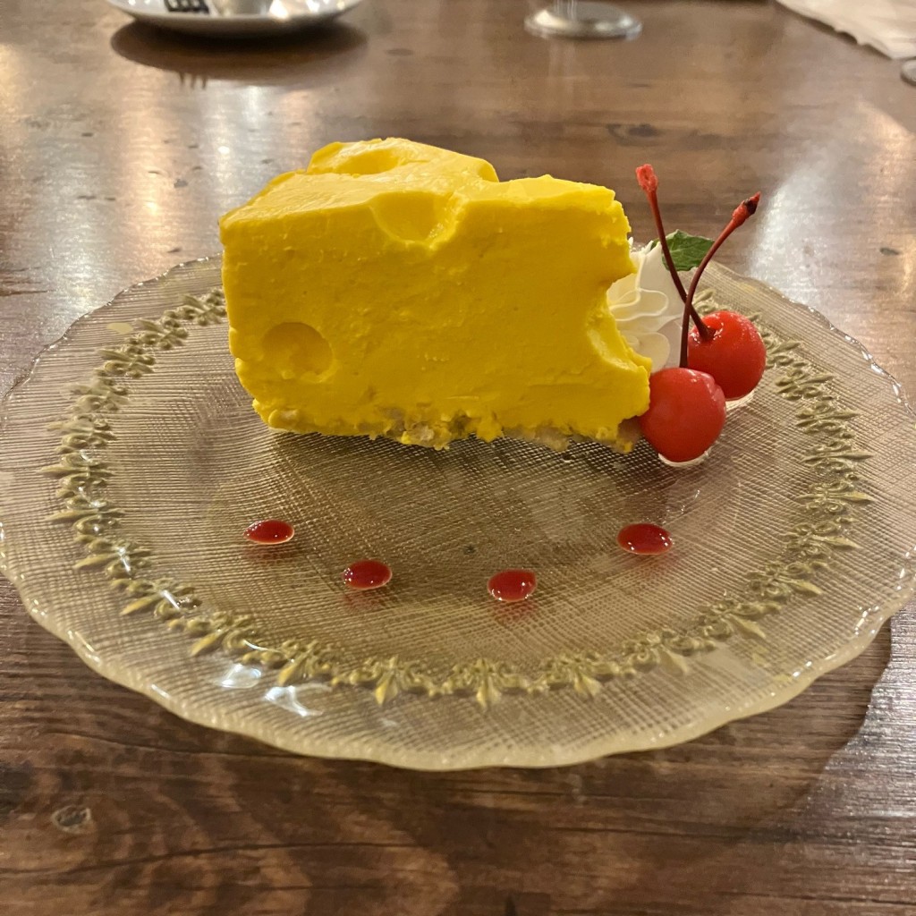 ユーザーが投稿したまるでチ~ズなチーズケーキの写真 - 実際訪問したユーザーが直接撮影して投稿した中央西洋料理CheeseCheeseWorkerの写真