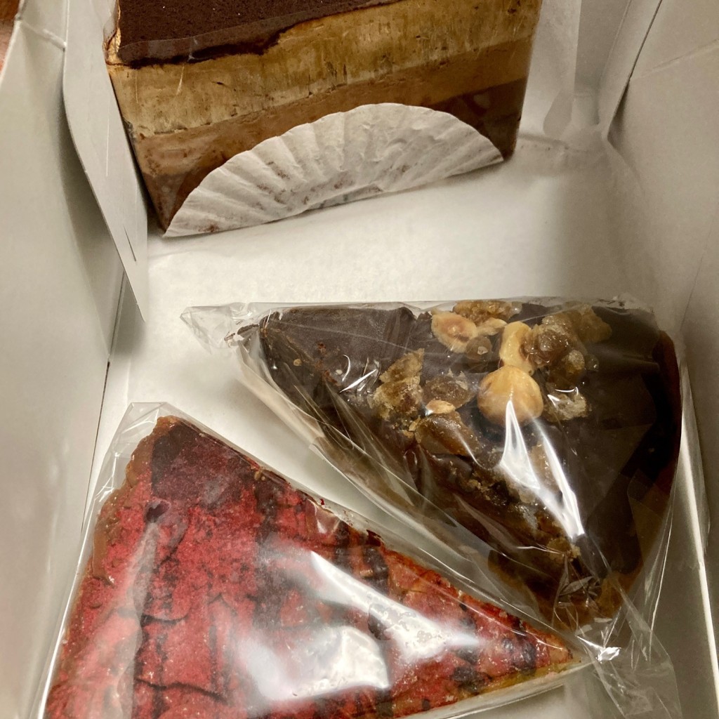 ユーザーが投稿したD&D エスプレッソチョコムースケーキの写真 - 実際訪問したユーザーが直接撮影して投稿した大深町カフェDEAN&DELUCA 大阪店の写真