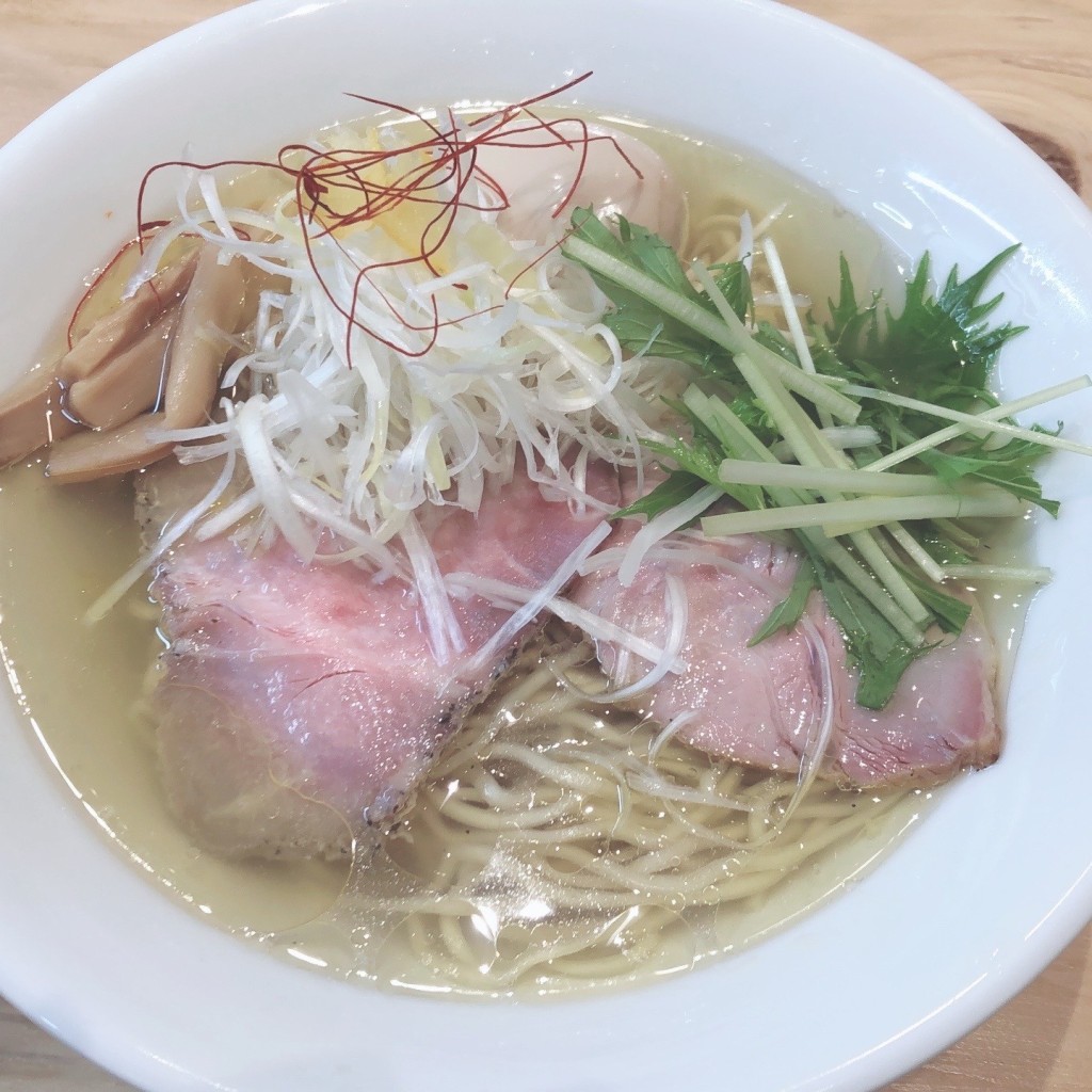 ユーザーが投稿した鶏塩柚子味玉ラーメンの写真 - 実際訪問したユーザーが直接撮影して投稿した大塚町ラーメン専門店麺処 ぐり虎 ゆめタウン出雲店の写真