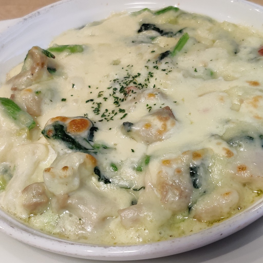 ユーザーが投稿したサーモン·エビ野菜のクリームグラタンの写真 - 実際訪問したユーザーが直接撮影して投稿した海老川町洋食プリモピアットの写真