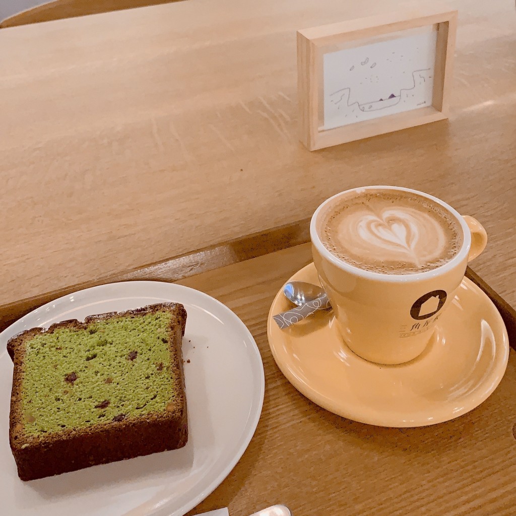 くるんさんが投稿した堀内カフェのお店三角屋根 パンとコーヒー/サンカクヤネ パントコーヒーの写真