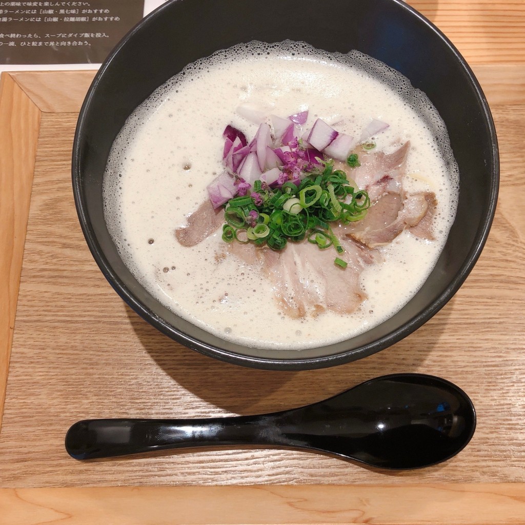 ユーザーが投稿した鶏白湯 塩ラーメンの写真 - 実際訪問したユーザーが直接撮影して投稿した芝田ラーメン専門店鶏と鮪節 麺屋 勝時の写真