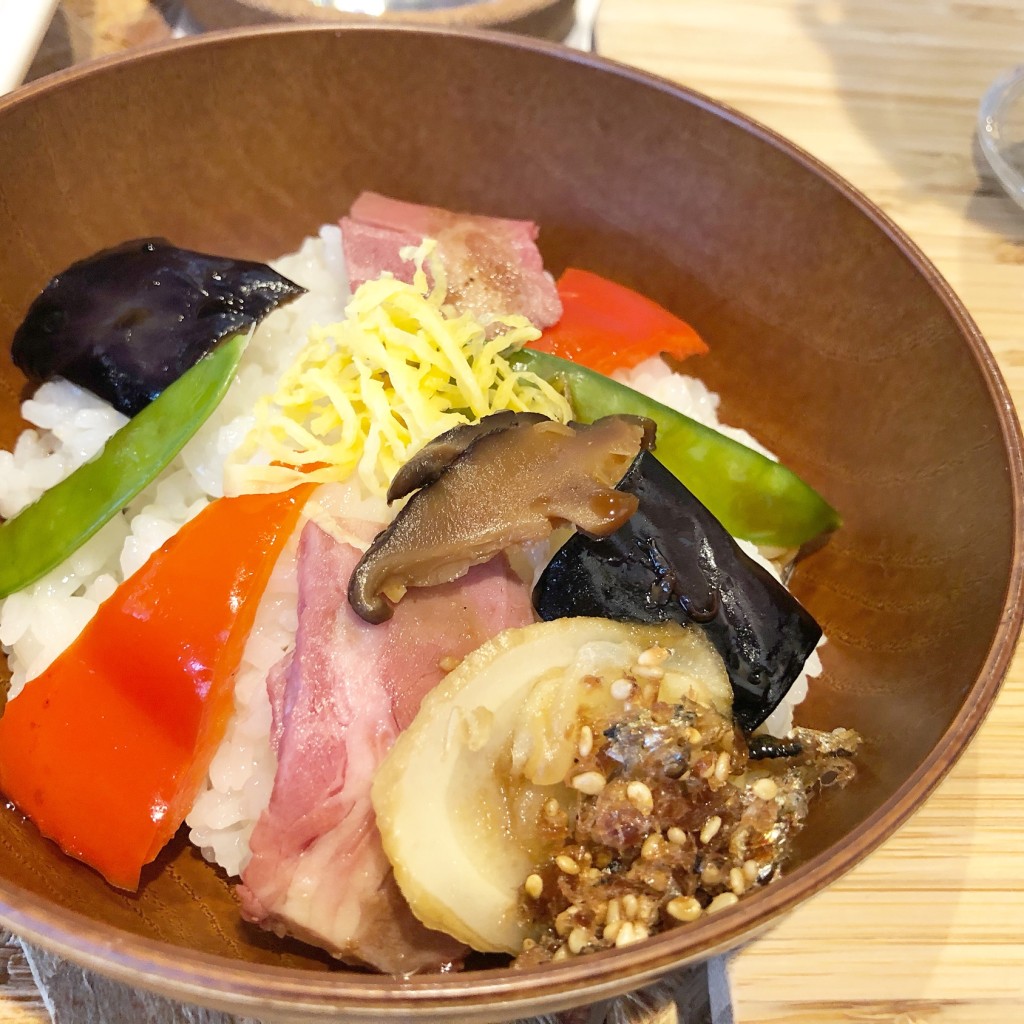 ユーザーが投稿した季節野菜ちらし寿司の写真 - 実際訪問したユーザーが直接撮影して投稿した星和台創作料理ぱれっとの写真
